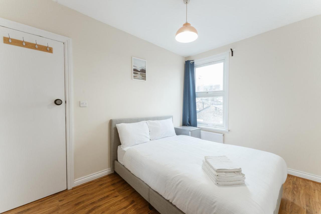 Mile End 57a Albergue