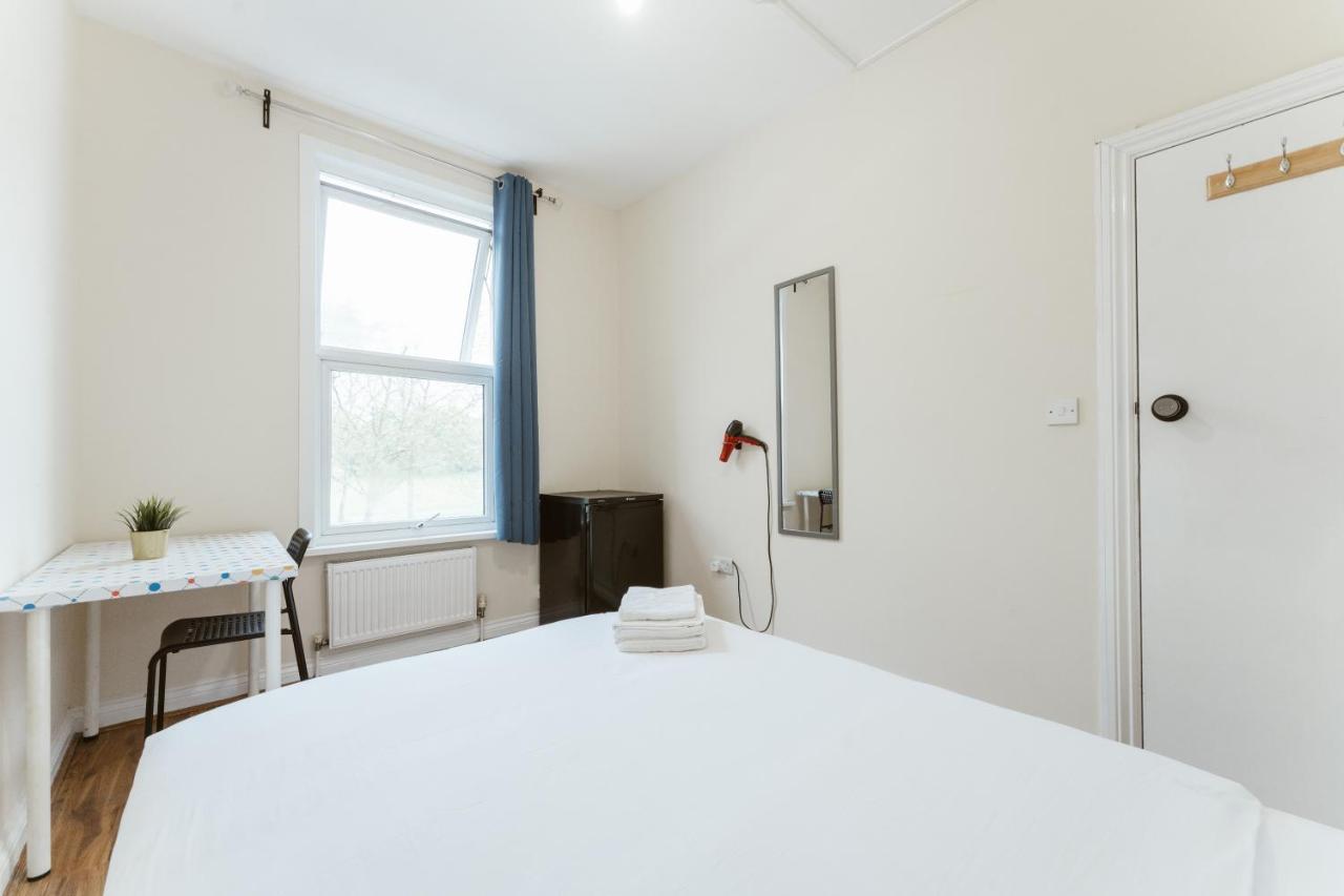 Mile End 57a Albergue